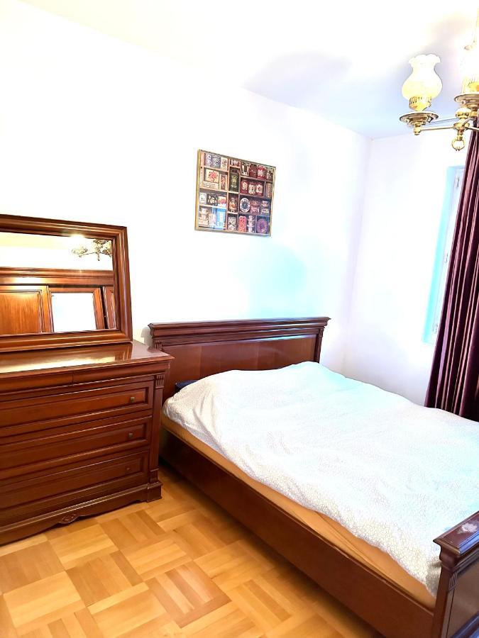 Vintage Bucharest Apartment Luaran gambar