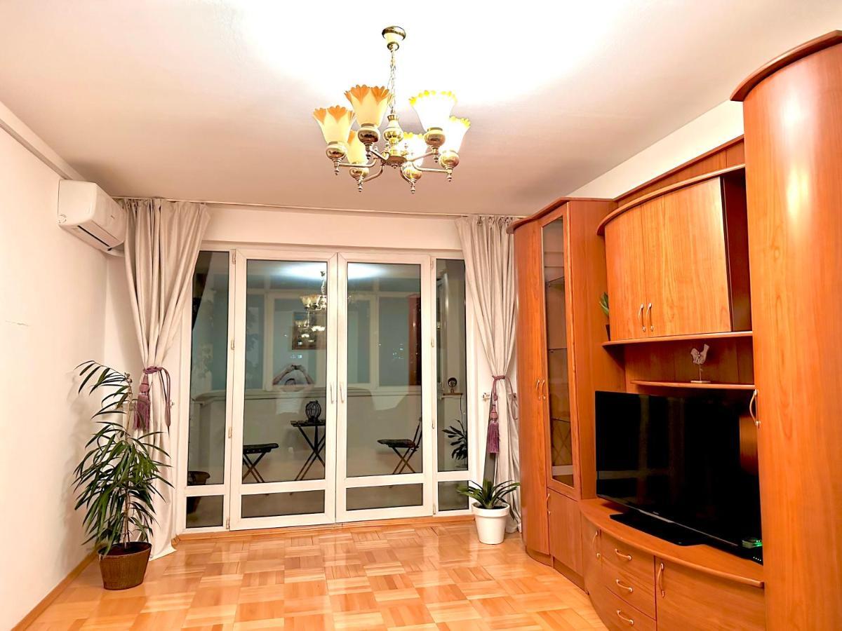 Vintage Bucharest Apartment Luaran gambar
