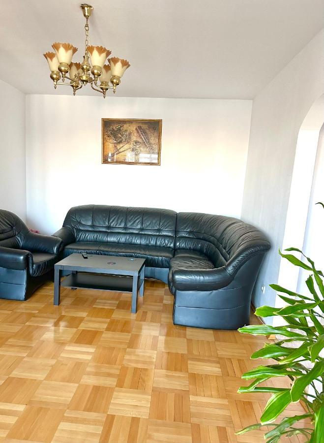 Vintage Bucharest Apartment Luaran gambar