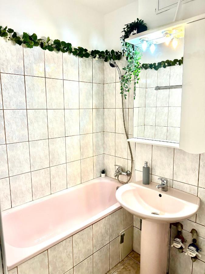 Vintage Bucharest Apartment Luaran gambar